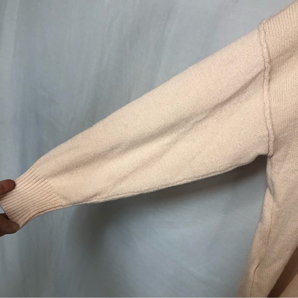 H&M Women’s Sweater Loose Fit Boxy Exterior Seams Wool Blend Soft Comfy - Picture 3 of 8